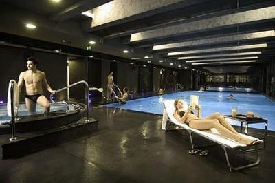 Wellnesszentrum im Hotel Broadway mit Jakizzi, Sauna, Dampfbad und Pool - Hotel Broadway Budapest - Apartements im Hotel Broadway, in der Innenstadt von Buadpest für günstige Preis