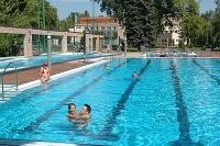 Schwimmbecken  - Holiday Beach Budapest - wellness hotel - Budapest - Hungary - Wellness - Conference hotel