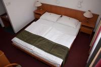 Hotel Griff Budapest - französisches Bett im gemütlichen Doppelzimmer - preiswertes Hotel in der Bartok Bela Straße