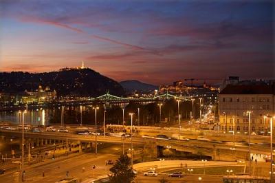 Wunderschöner Ausblick auf die Donau und den Gellertberg ausIbis Styles Budapest City - Ibis Styles Budapest City*** - Hotel mit Aussicht auf die Donau