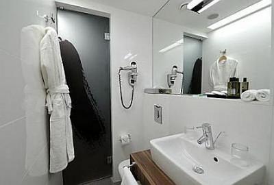 Romantisches Badezimmer - Hotel Mercure Korona in der Innenstadt von Budapest - ✔️ Hotel Mercure Budapest Korona**** - 4 Sterne Hotel in Budapest