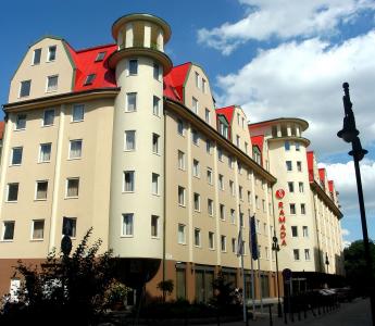 Leonardo Hotel Budapest - elegantes Hotel im 9. Bezirk in der Nähe des Großen Ringes - Leonardo Hotel**** Budapest - günstiges 4-Sterne-Hotel in der Nähe des Grossen Ringes und der Petöfi Brücke